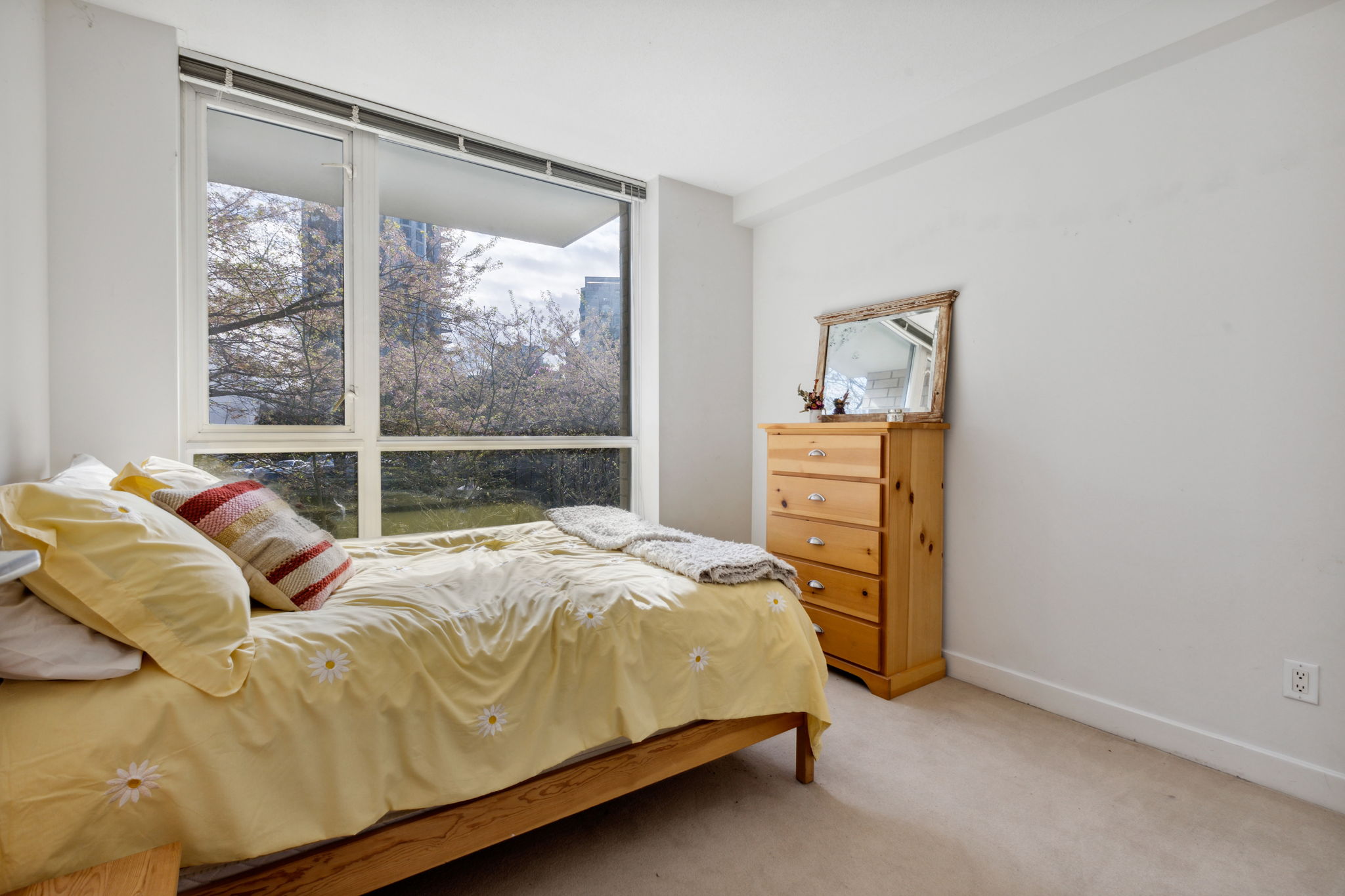 171 W 2nd Street, North Vancouver, British Columbia   - Photo 15 - R2990292