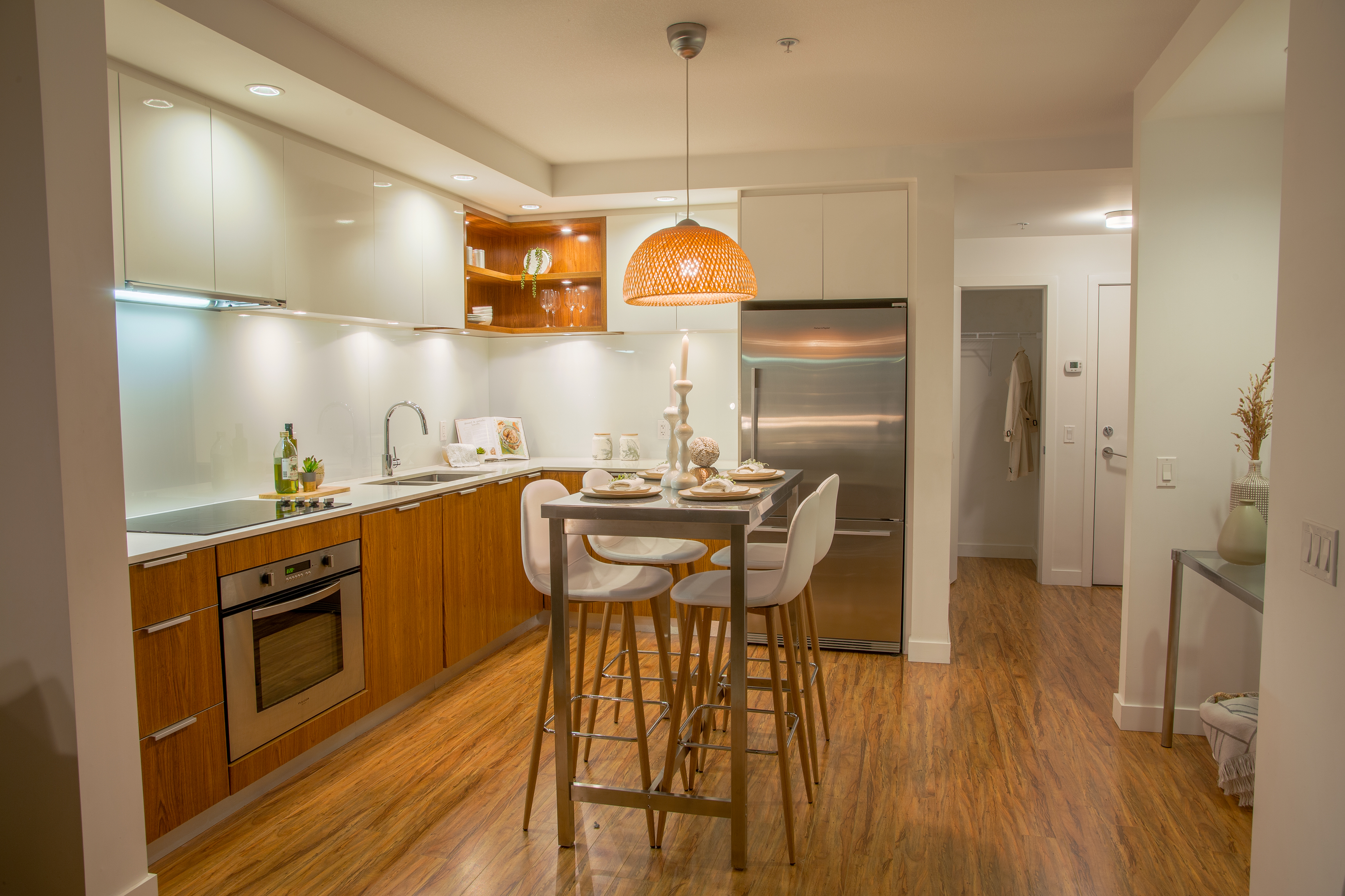 303 111 E 3rd Street, North Vancouver, British Columbia   - Photo 2 - R2495196