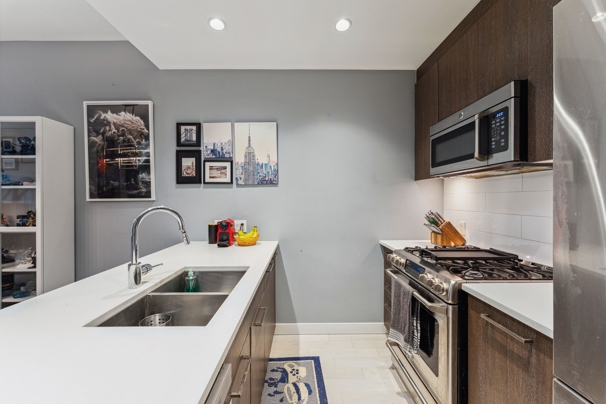 002 9060 University Crescent, Burnaby, British Columbia   - Photo 6 - R3016754