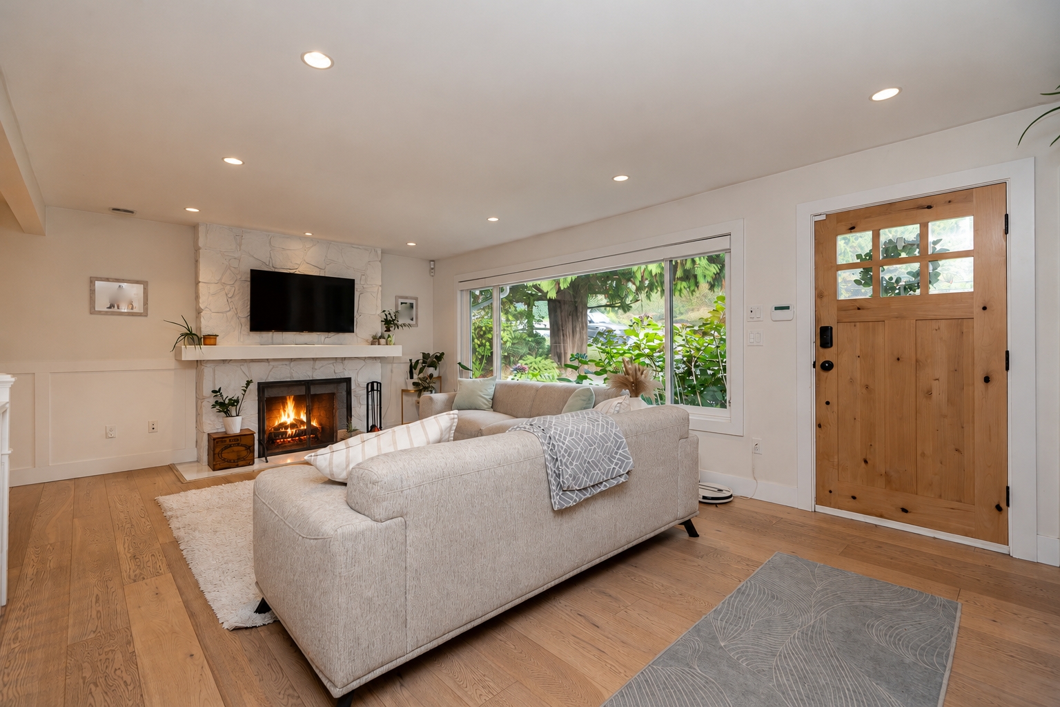 1361 E 15th Street, North Vancouver, British Columbia  V7J 1K - Photo 5 - R3174771