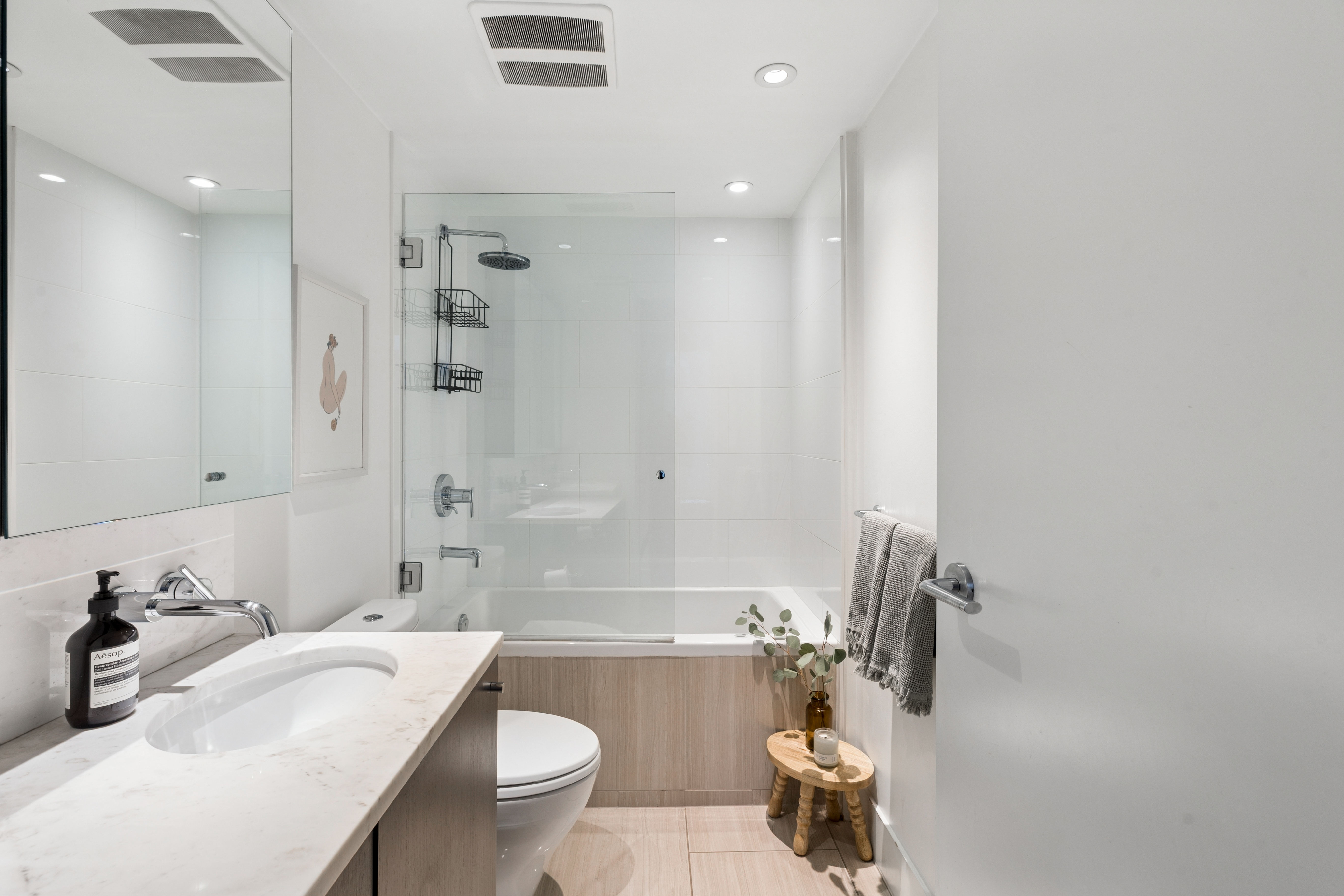 303 150 W 15th Street, North Vancouver, British Columbia  V7M 1R - Photo 10 - R3104755