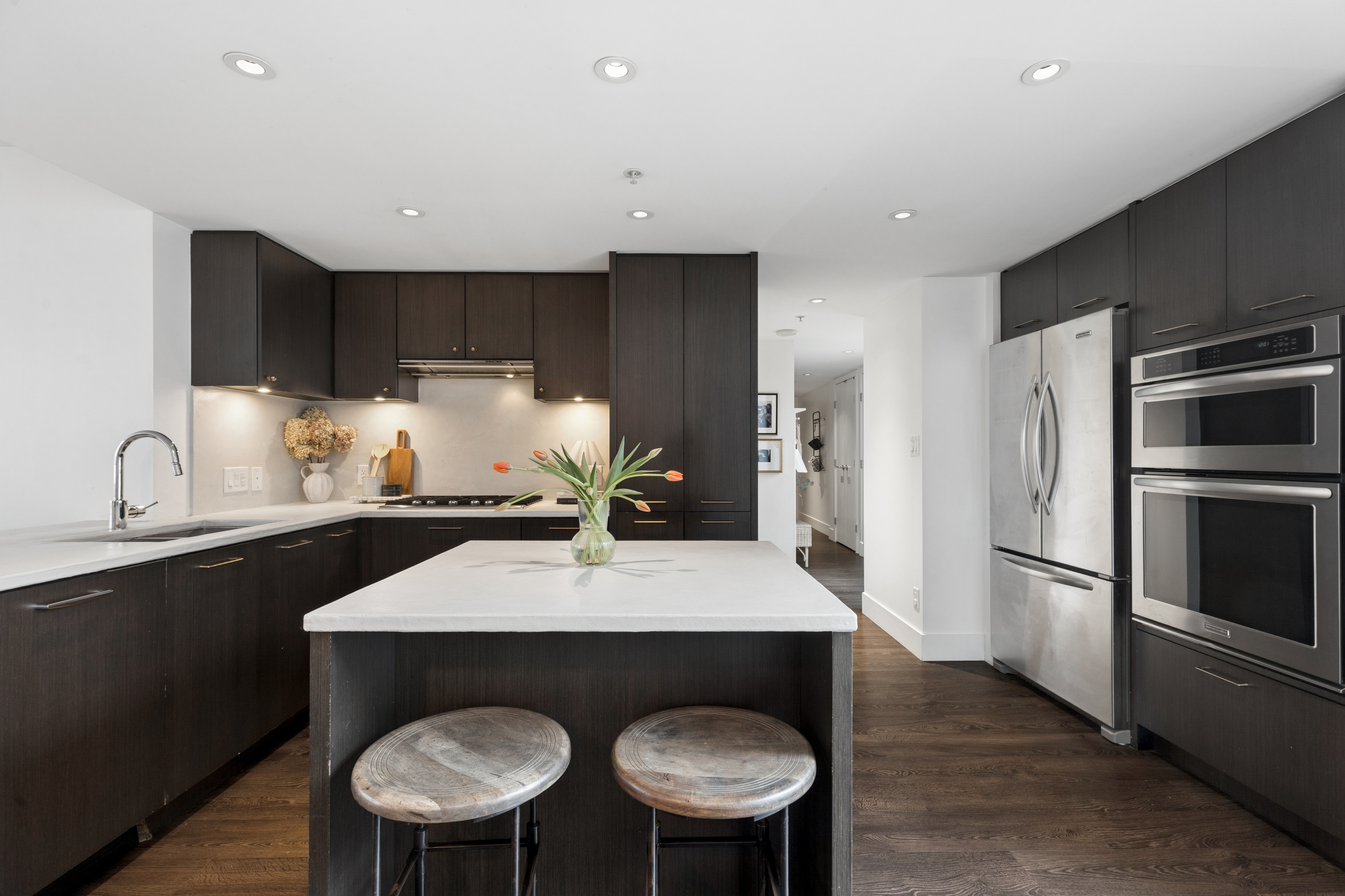 303 150 W 15th Street, North Vancouver, British Columbia  V7M 1R - Photo 5 - R3104755