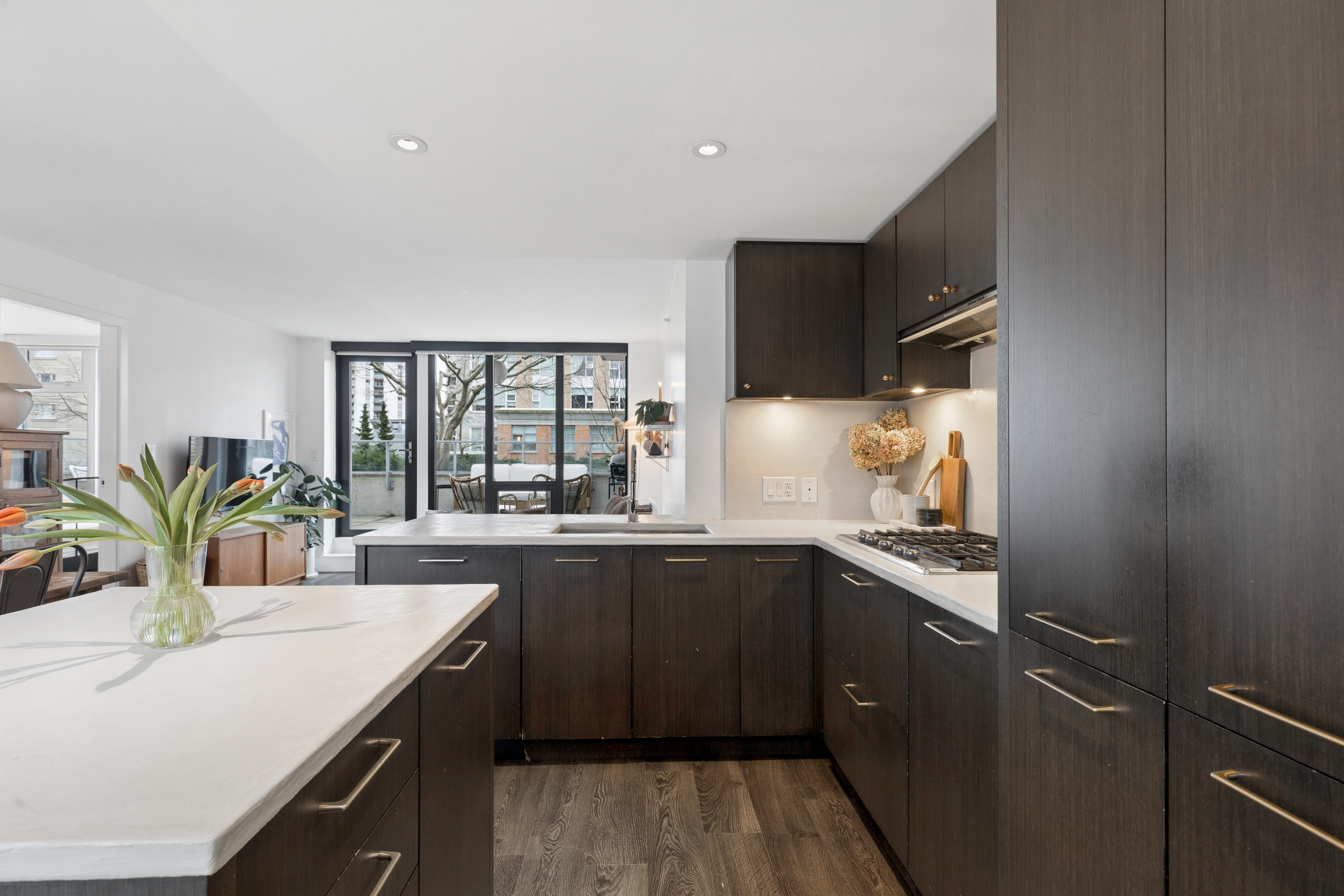 303 150 W 15th Street, North Vancouver, British Columbia  V7M 1R - Photo 6 - R3104755