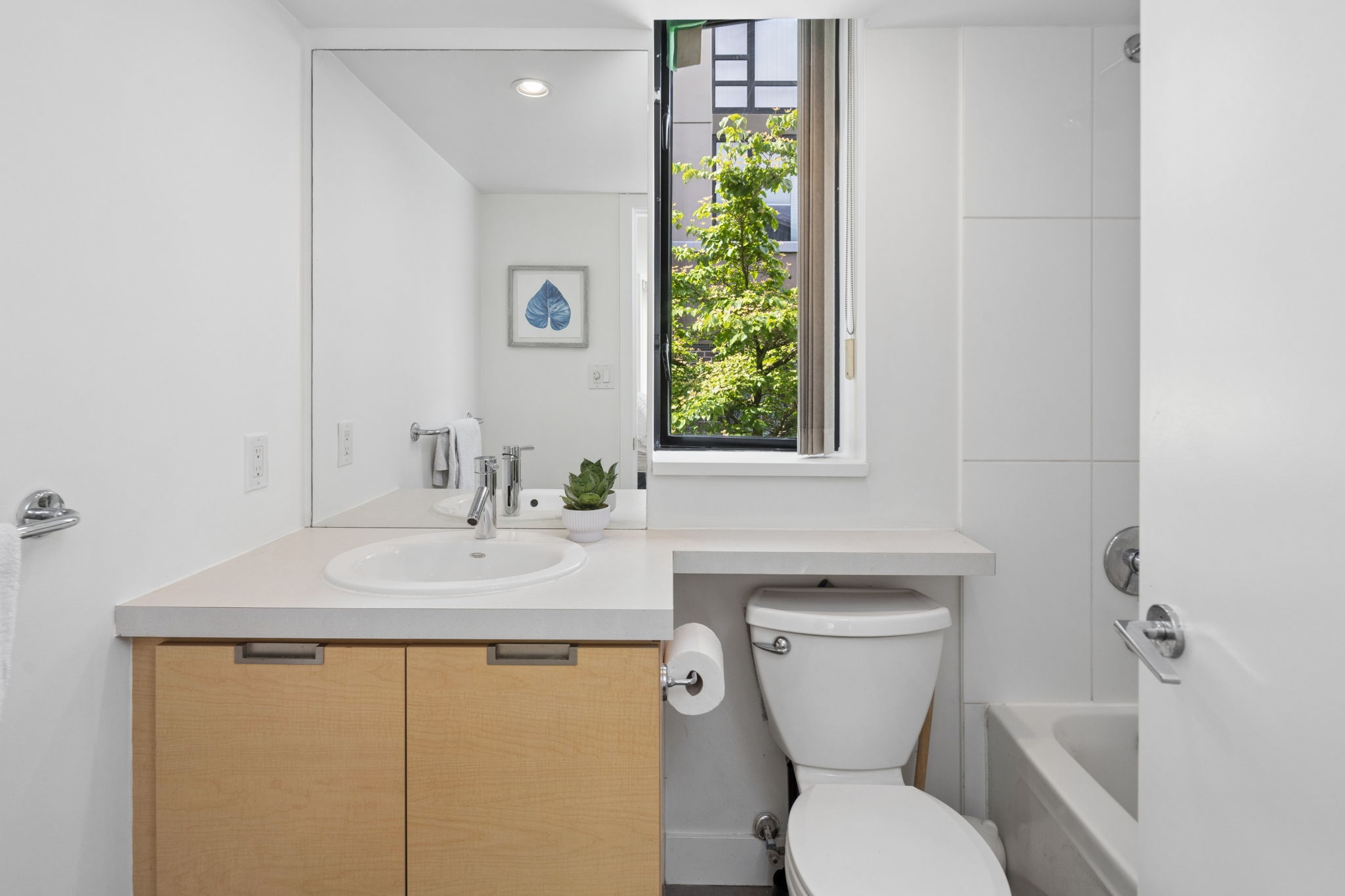 153 W 2nd Street, North Vancouver, British Columbia  V7M 1C - Photo 13 - R3125128