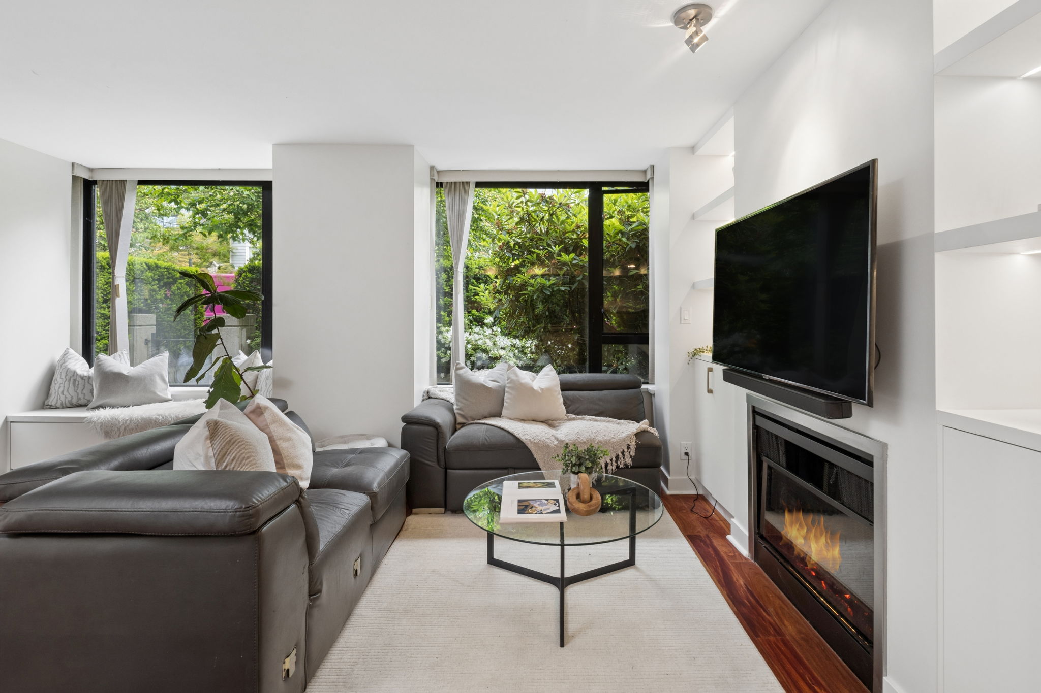 153 W 2nd Street, North Vancouver, British Columbia  V7M 1C - Photo 5 - R3125128