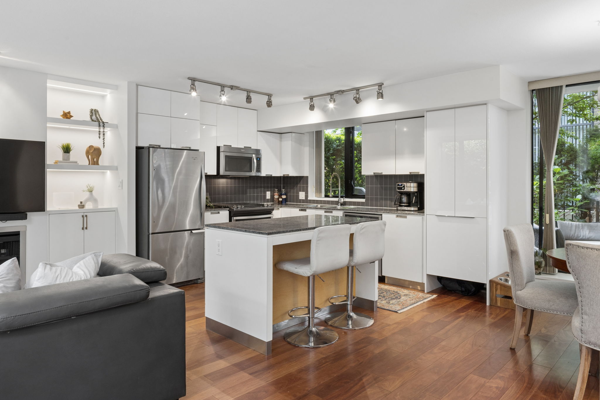 153 W 2nd Street, North Vancouver, British Columbia  V7M 1C - Photo 7 - R3125128
