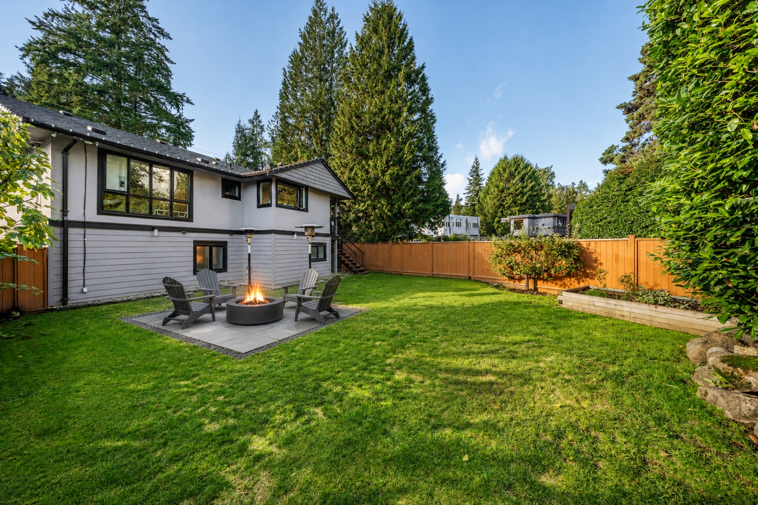 3630 Bluebonnet Road, North Vancouver, British Columbia  V7R 4E - Photo 2 - R3064030