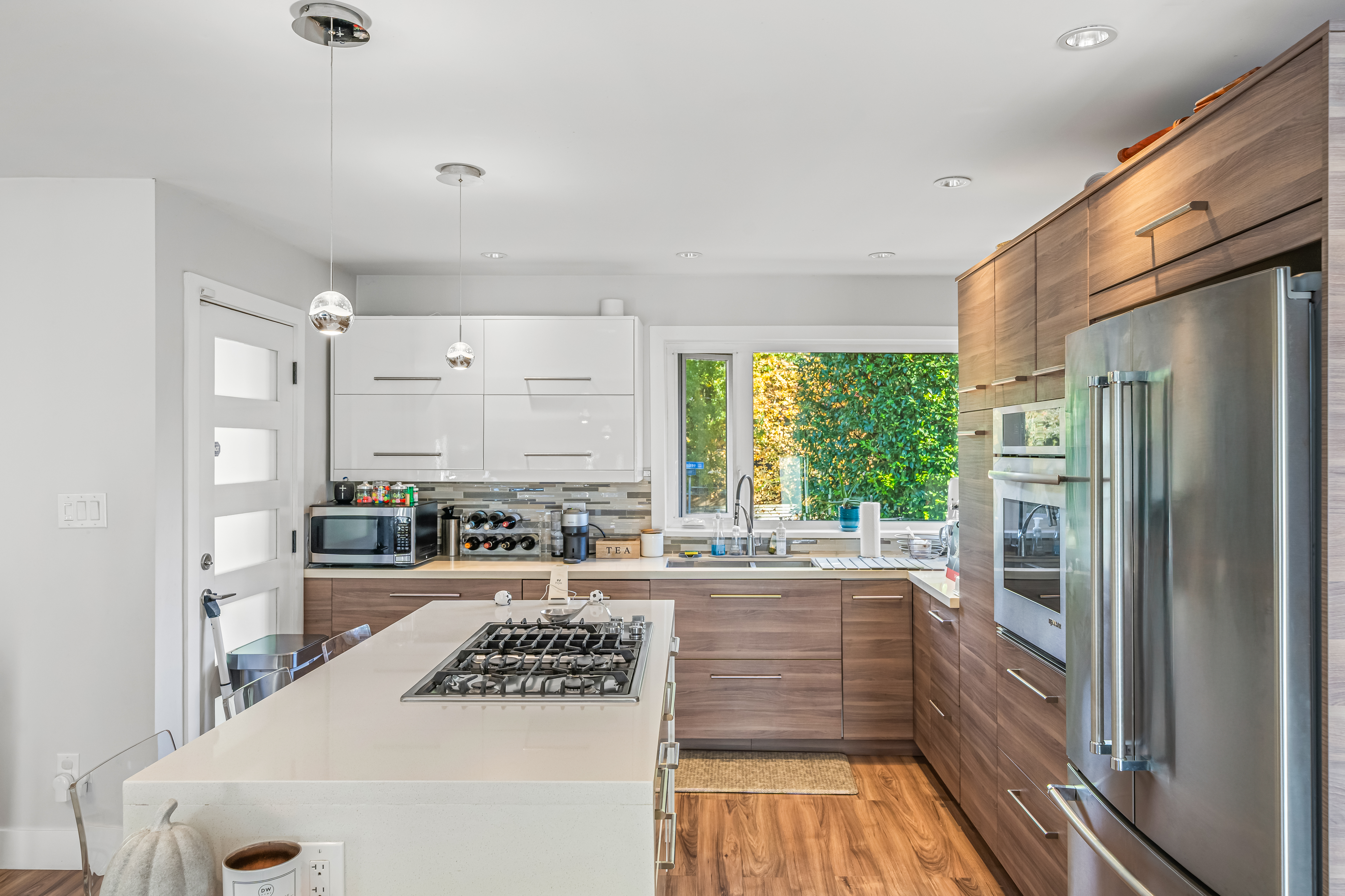 3630 Bluebonnet Road, North Vancouver, British Columbia  V7R 4E - Photo 4 - R3064030