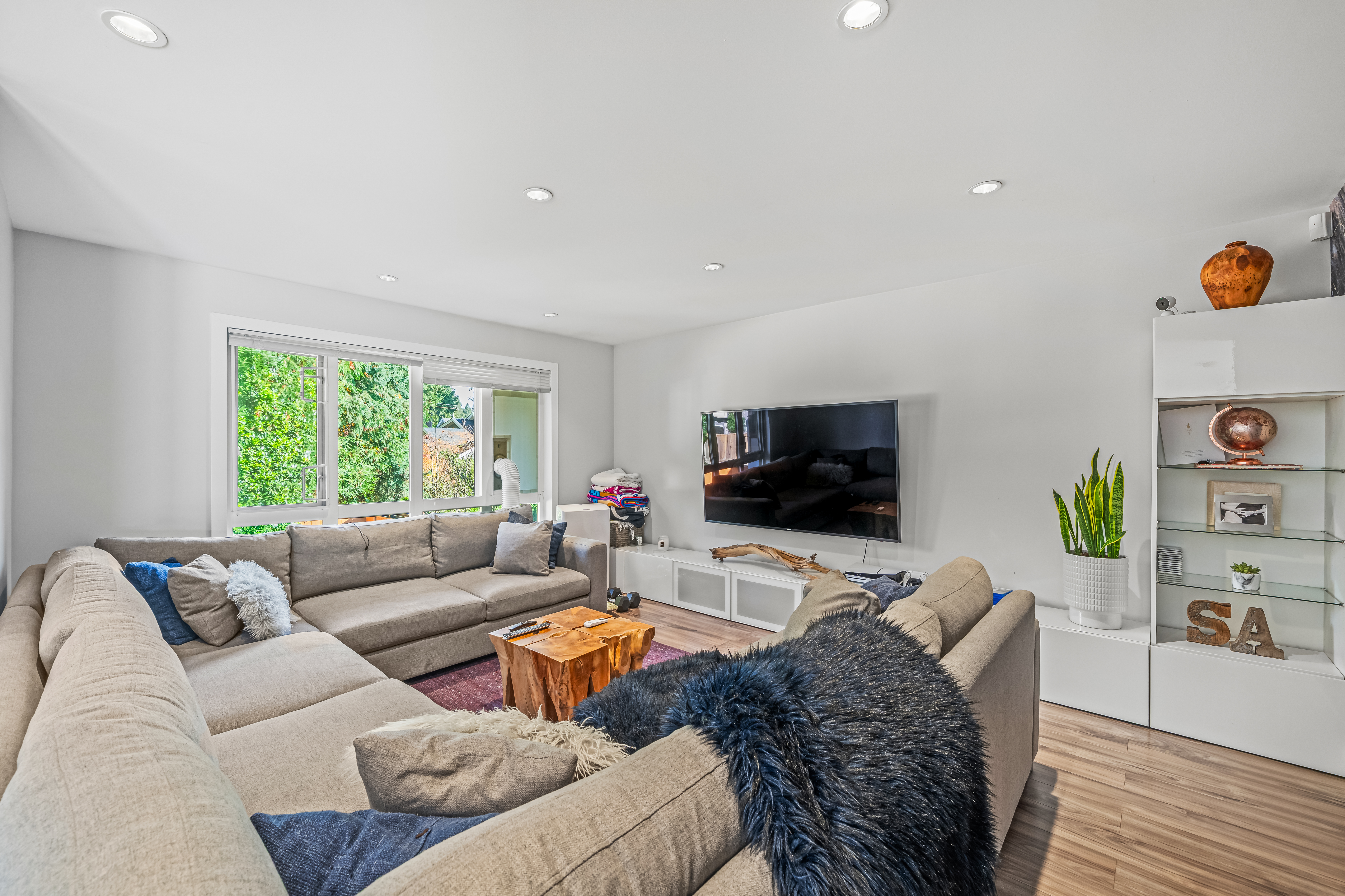 3630 Bluebonnet Road, North Vancouver, British Columbia  V7R 4E - Photo 5 - R3064030