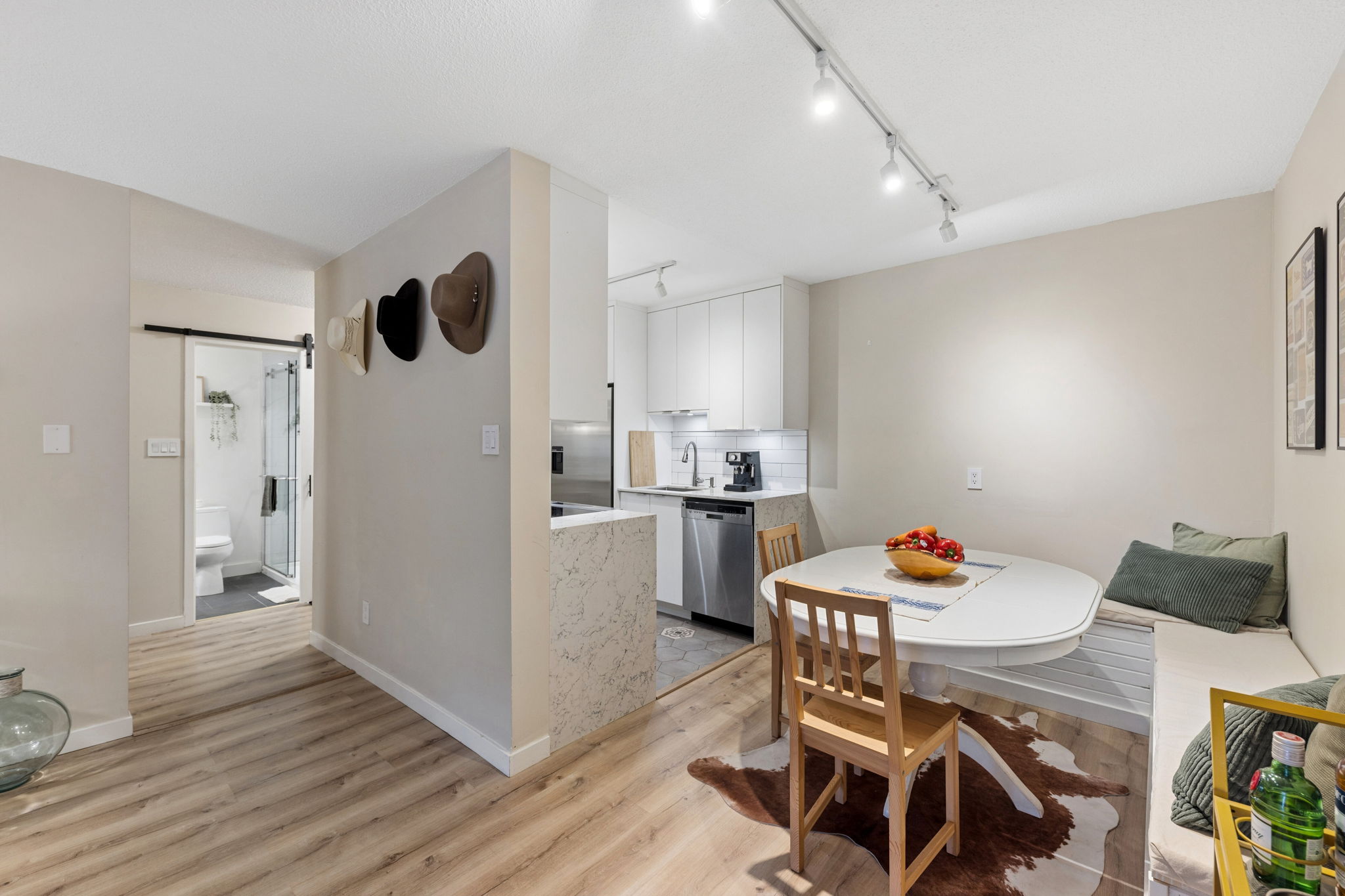 101 175 E 5th Street, North Vancouver, British Columbia  V7L 1L3 - Photo 4 - R3098038