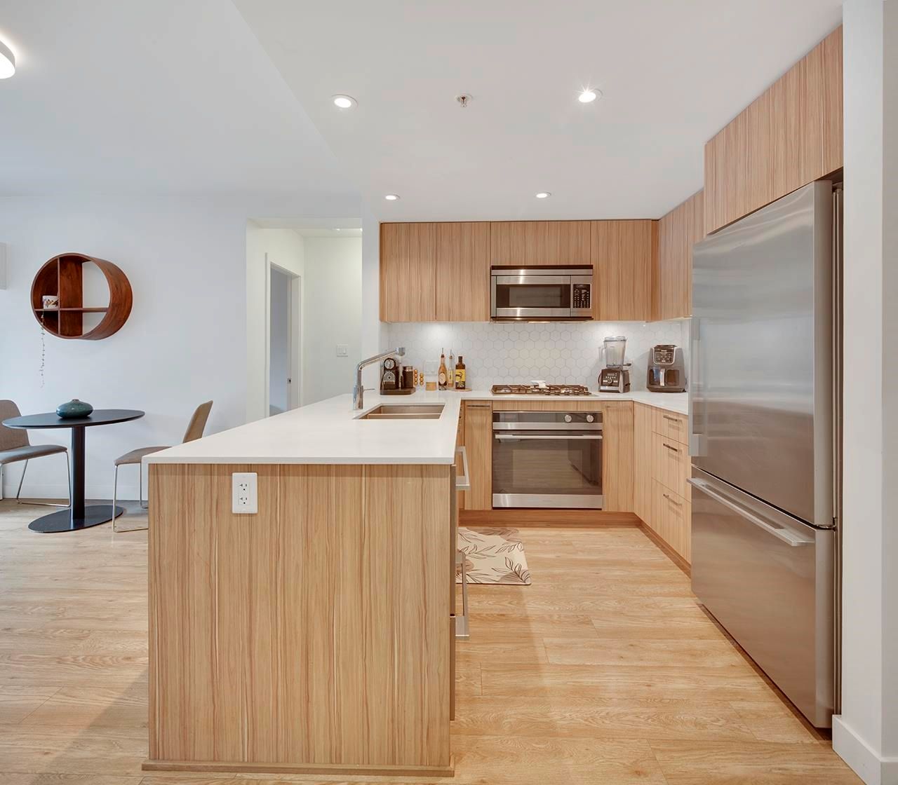 206 1061 Marine Drive, North Vancouver, British Columbia  V7L 0G - Photo 5 - R3092399