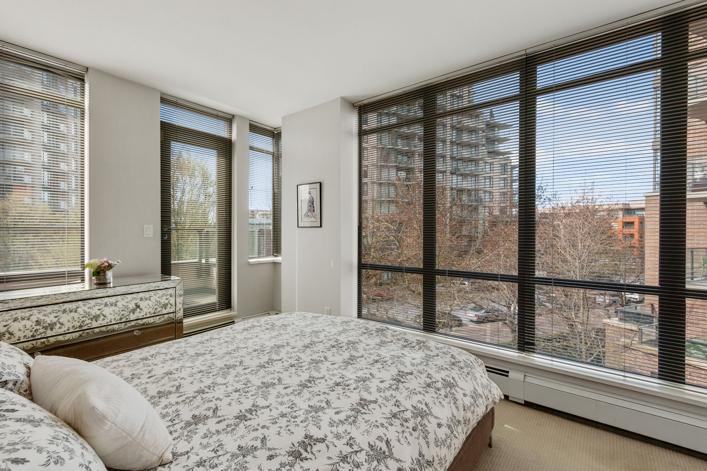 168 W 1st Street, North Vancouver, British Columbia  V7M 1A9 - Photo 10 - R3104781