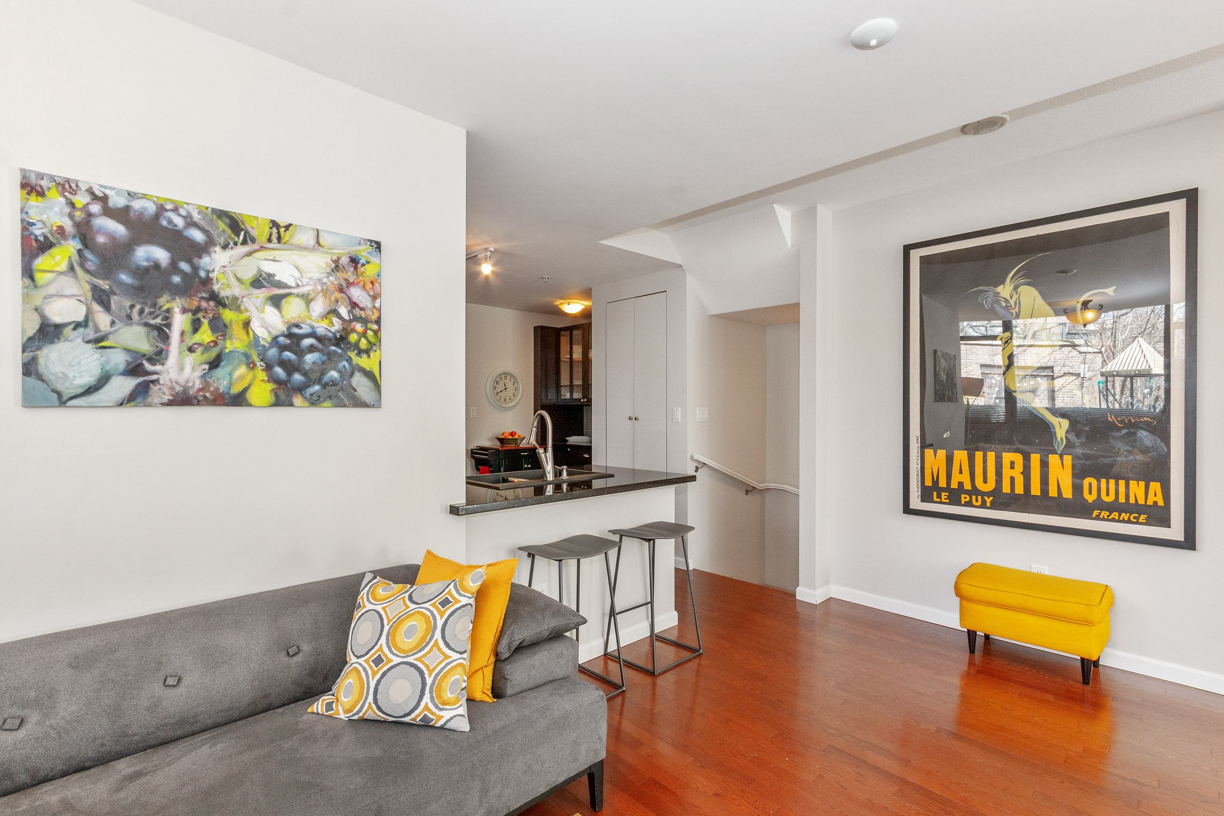 168 W 1st Street, North Vancouver, British Columbia  V7M 1A9 - Photo 6 - R3104781