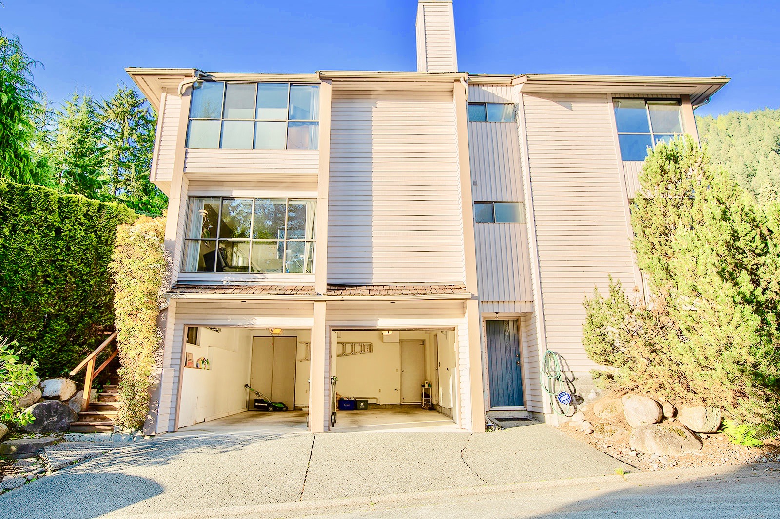 5760 Grousewoods Crescent, Vancouver, British Columbia   - Photo 12 - R2578275