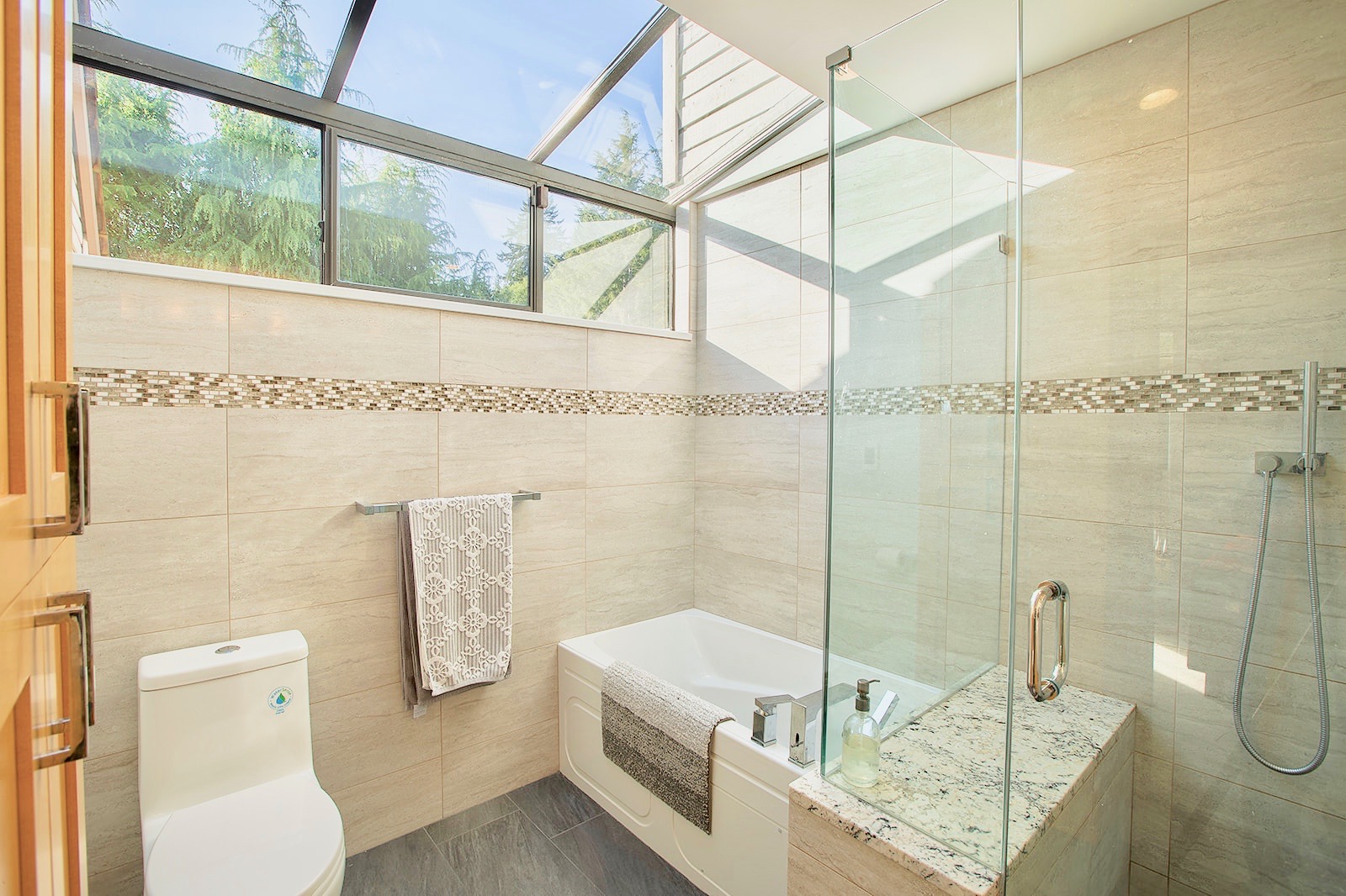 5760 Grousewoods Crescent, Vancouver, British Columbia   - Photo 7 - R2578275