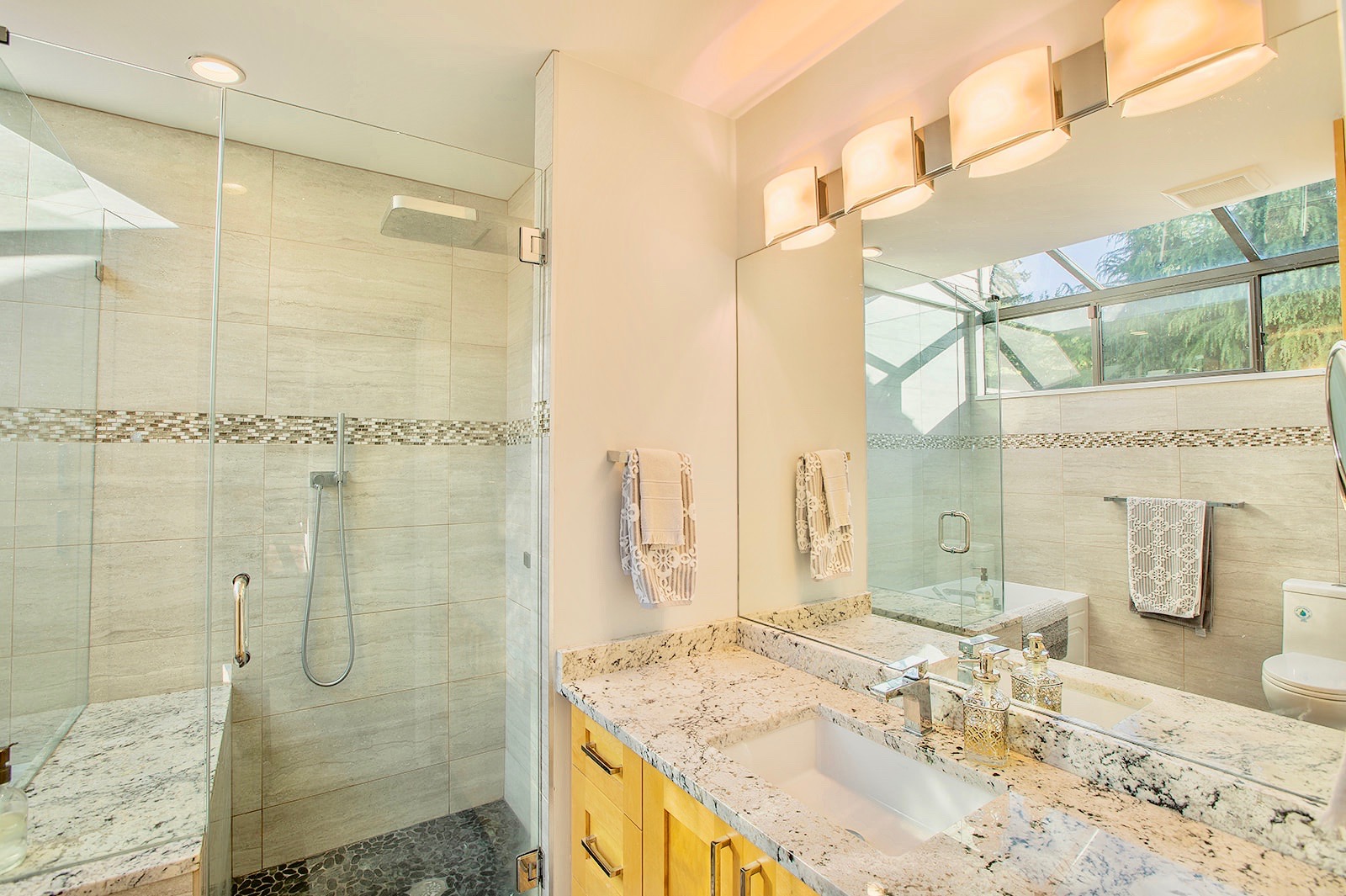 5760 Grousewoods Crescent, Vancouver, British Columbia   - Photo 8 - R2578275