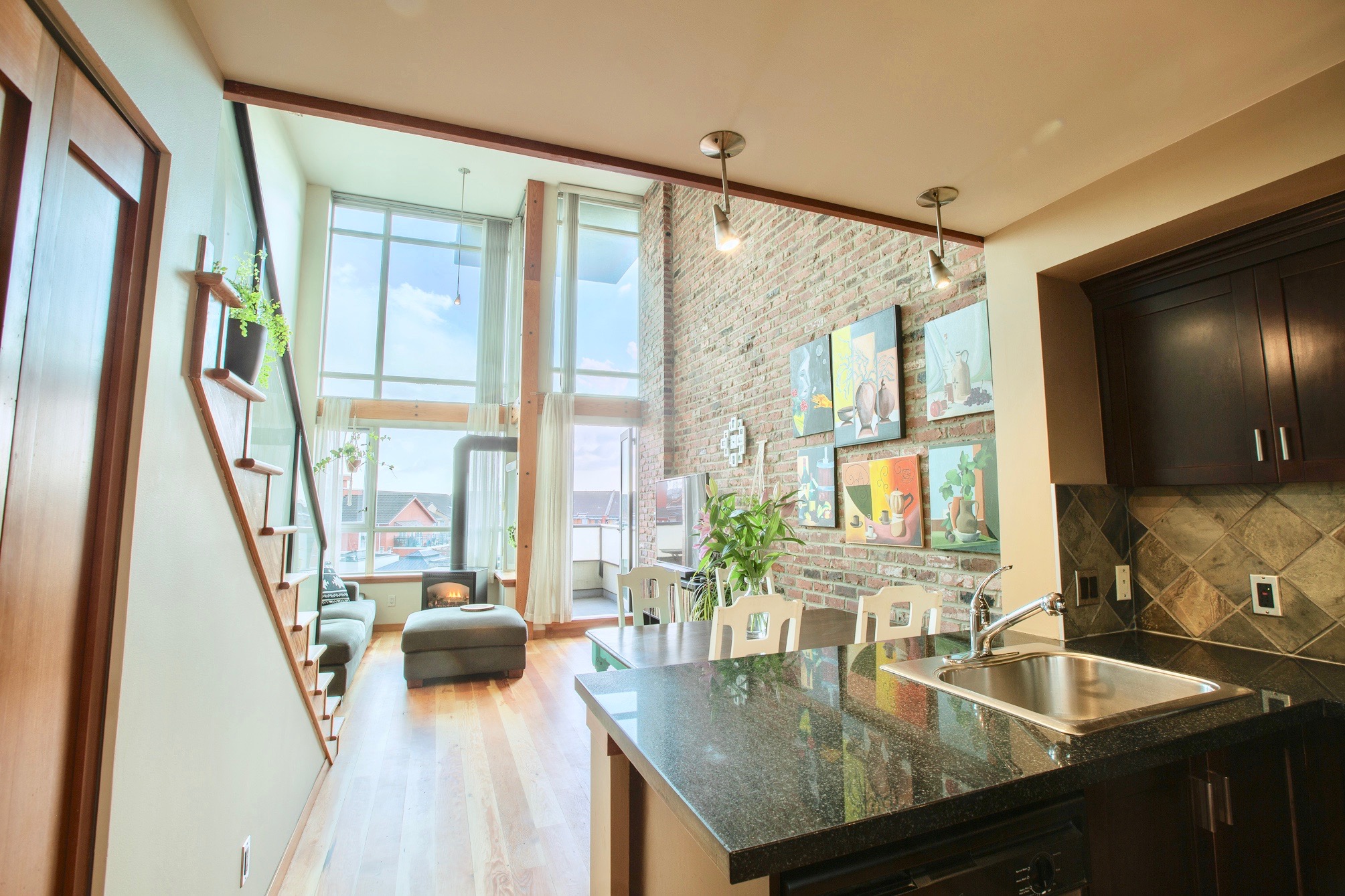 319 10 Renaissance Square, New Westminster, British Columbia   - Photo 3 - R2554579