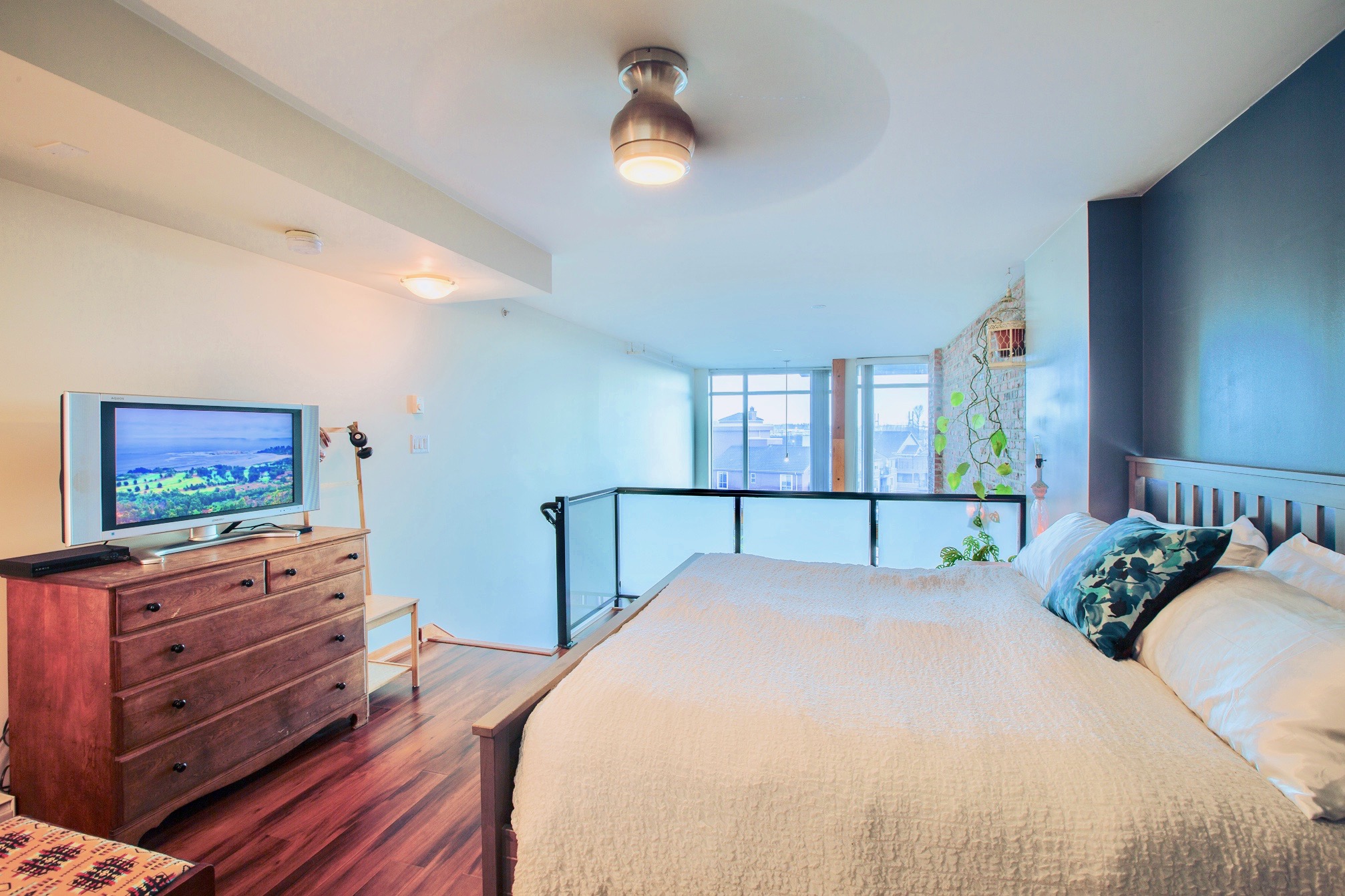 319 10 Renaissance Square, New Westminster, British Columbia   - Photo 6 - R2554579