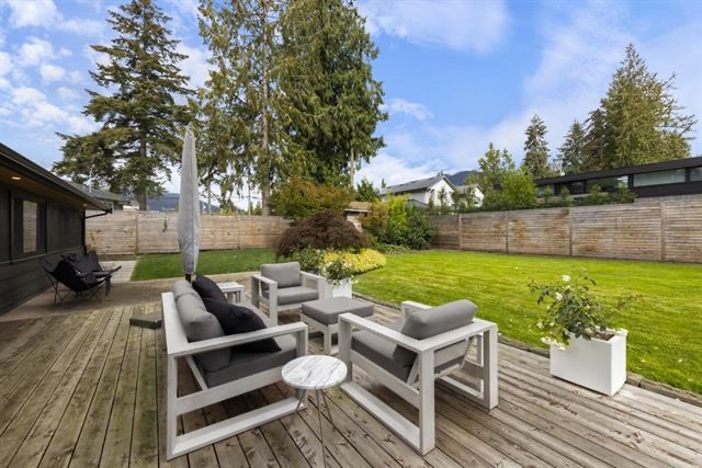 2680 Edgemont Boulevard, North Vancouver, British Columbia   - Photo 14 - R2928604