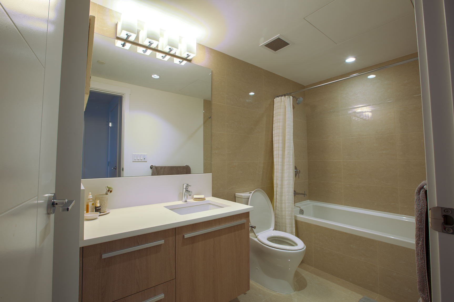 1101 1210 E 27th Street, North Vancouver, British Columbia   - Photo 11 - iejqrt