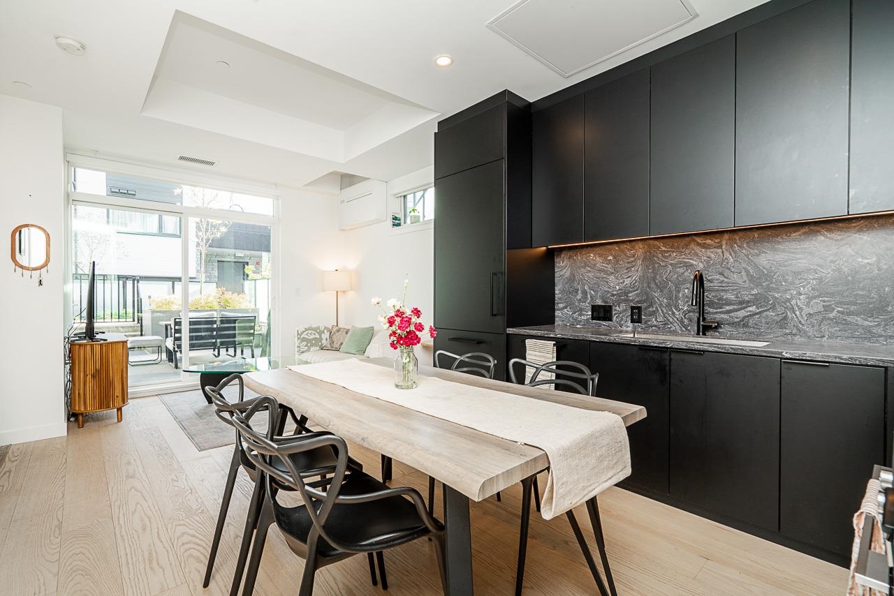 124 650 E 2nd Street, North Vancouver, British Columbia  V7L 1E3 - Photo 3 - R2995461