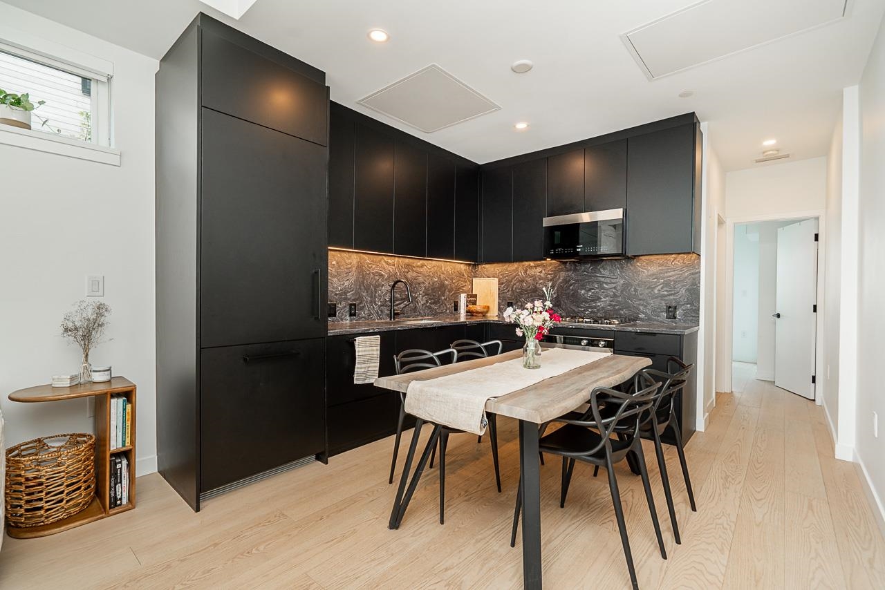 124 650 E 2nd Street, North Vancouver, British Columbia  V7L 1E3 - Photo 4 - R2995461