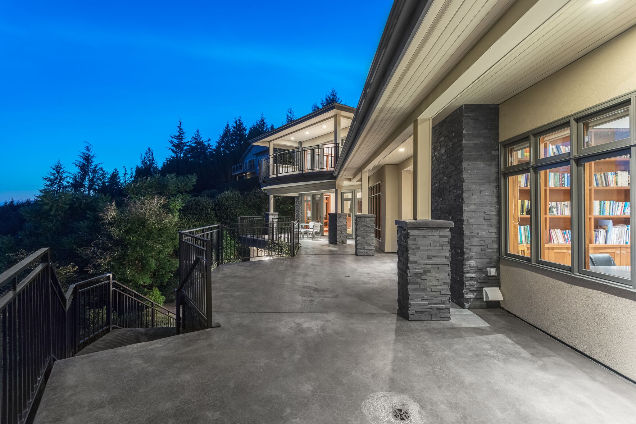 1125 Groveland Court, West Vancouver, British Columbia   - Photo 10 - R2207457