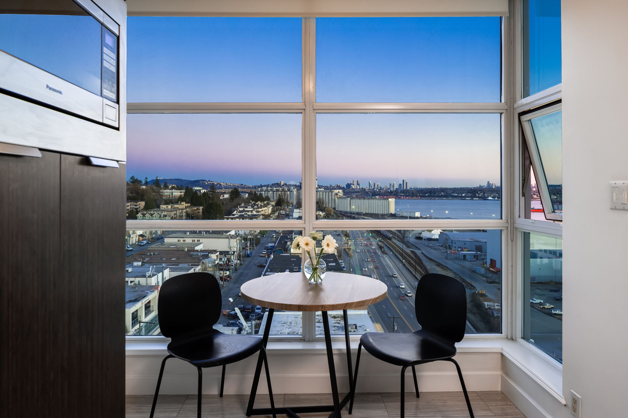 1603 188 Esplanade E, North Vancouver, British Columbia   - Photo 10 - R3100526