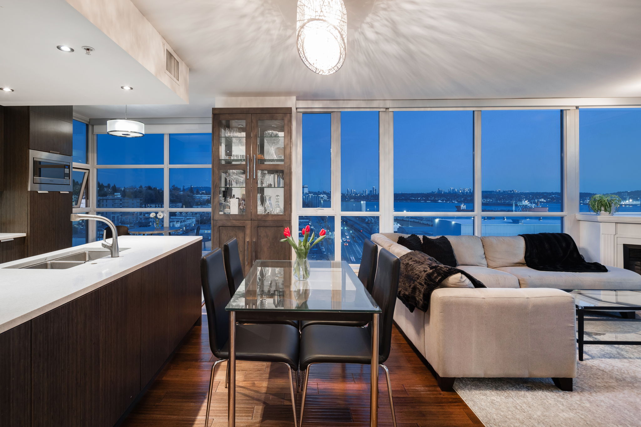 1603 188 Esplanade E, North Vancouver, British Columbia   - Photo 11 - R3100526