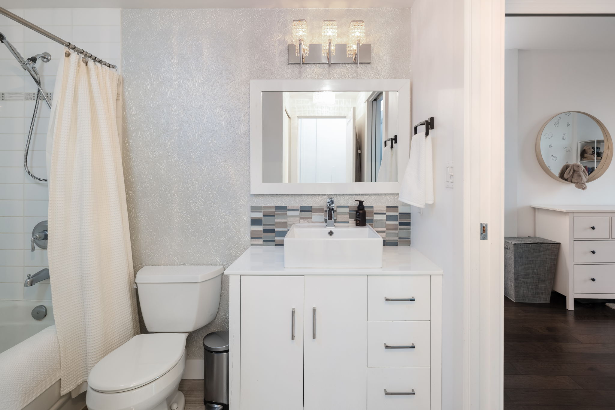 1603 188 Esplanade E, North Vancouver, British Columbia   - Photo 15 - R3100526