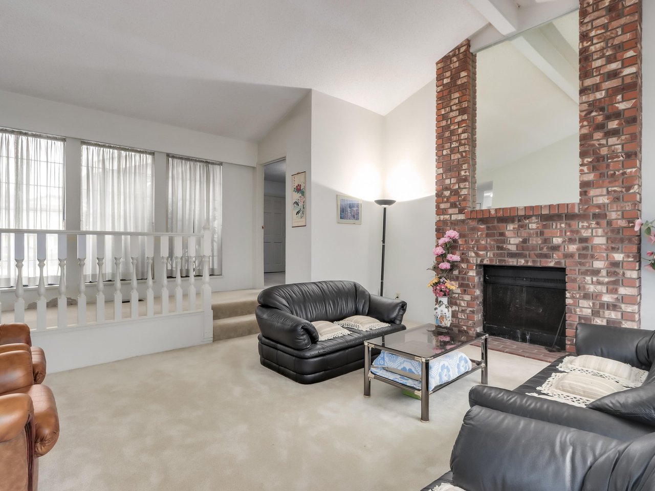 2027 Kirkstone Road, North Vancouver, British Columbia  V7J 3M - Photo 3 - R3034729