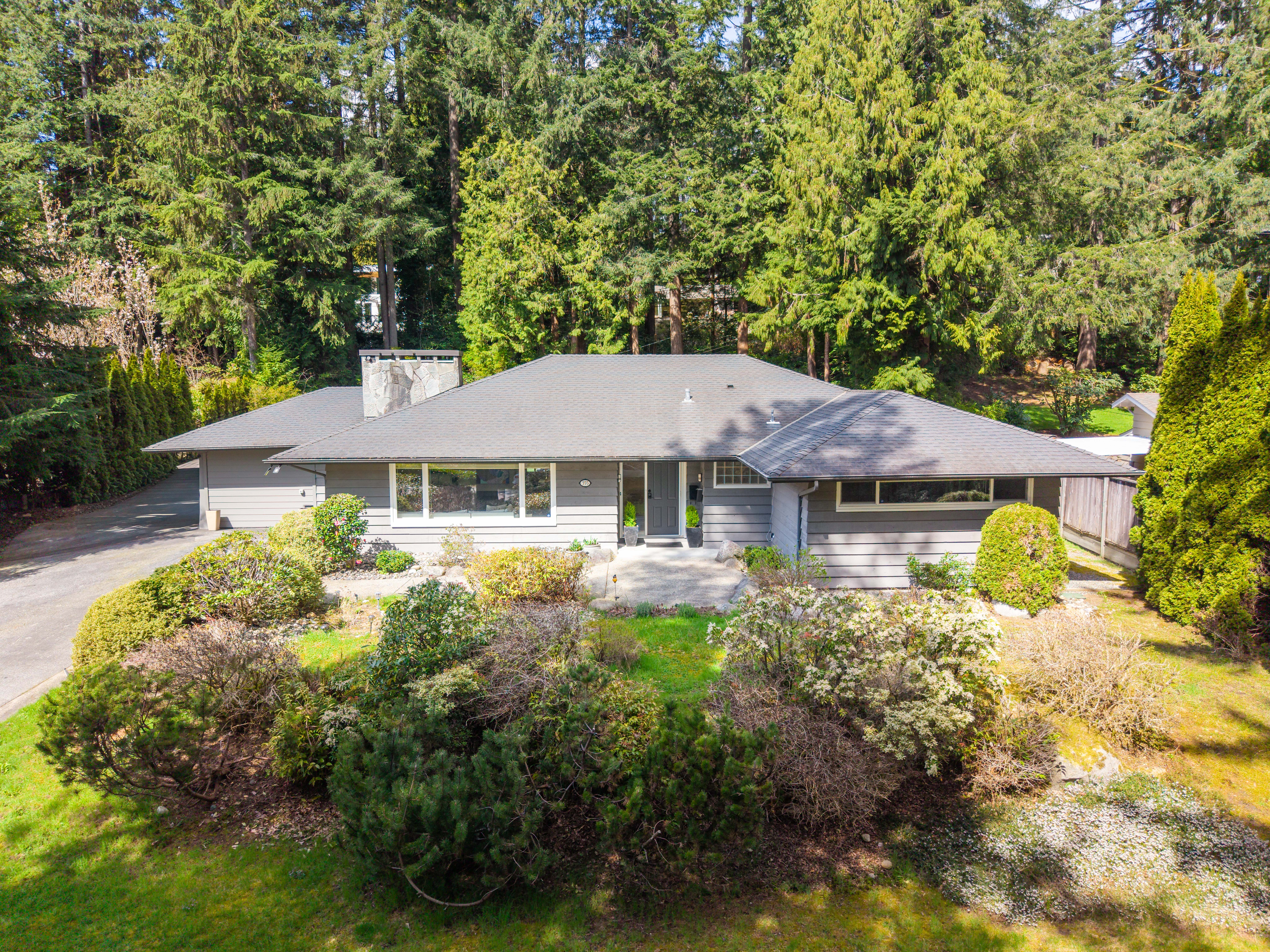 355 Rabbit Lane, West Vancouver, British Columbia  V7S 1J - Photo 2 - R3136406