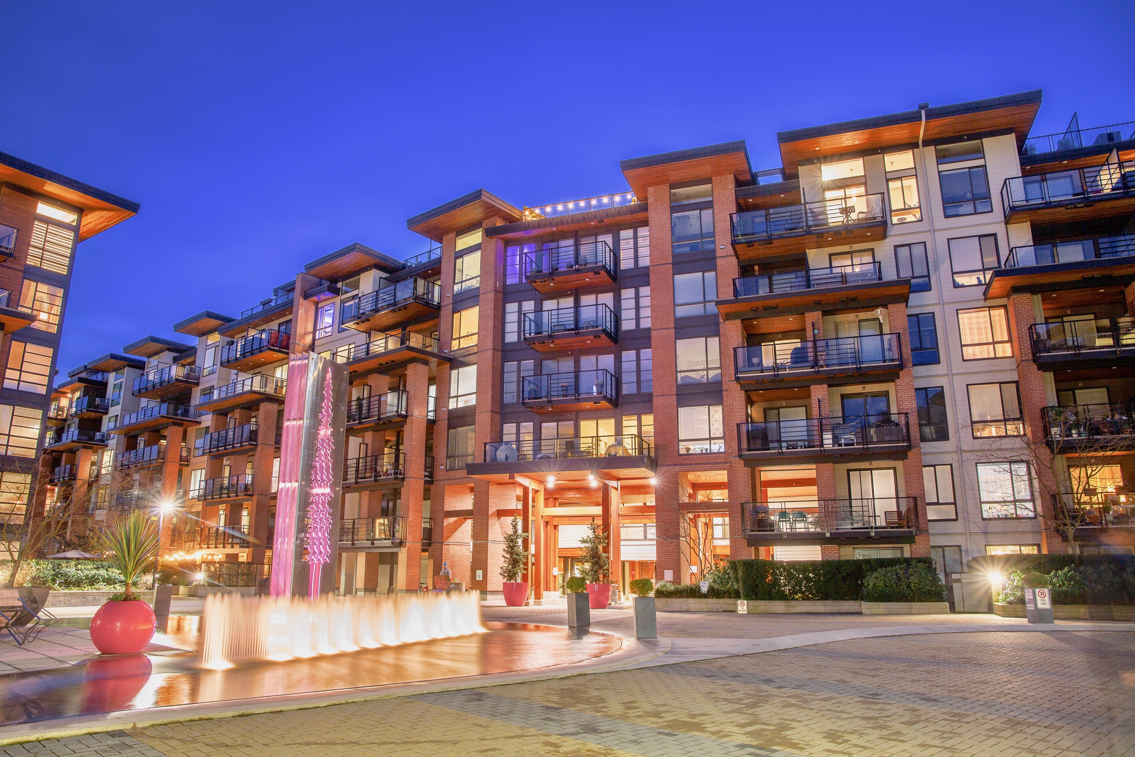 405 733 W 3rd Street, North Vancouver, British Columbia