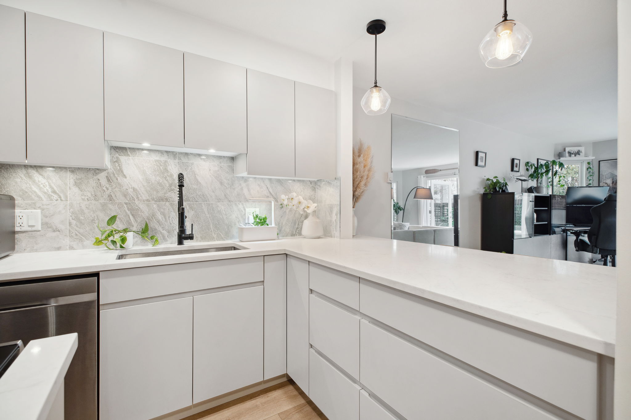102 1535 Chesterfield Avenue, North Vancouver, British Columbia   - Photo 6 - R2983977